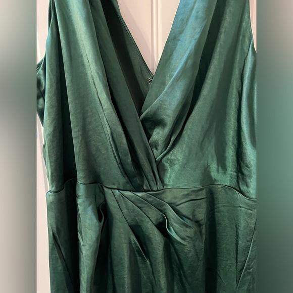 LULU’S Forest Green Satin Maxi Slip Dress Sz L - Picture 3 of 5